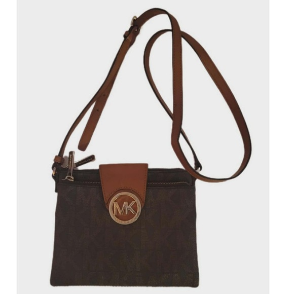 Michael Kors Handbags - Michael Kors MK Signature Crossbody Bag Purse